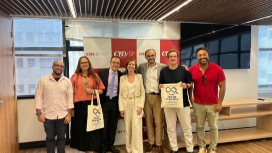 Dr. Ronaldo Dias e equipe do projeto Exame que Salva na sede do CROSP em São Paulo